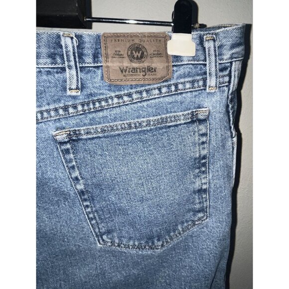 Wrangler Men 44x9 Jean Shorts Classic Five Pocket Medium Wash - Picture 8 of 10